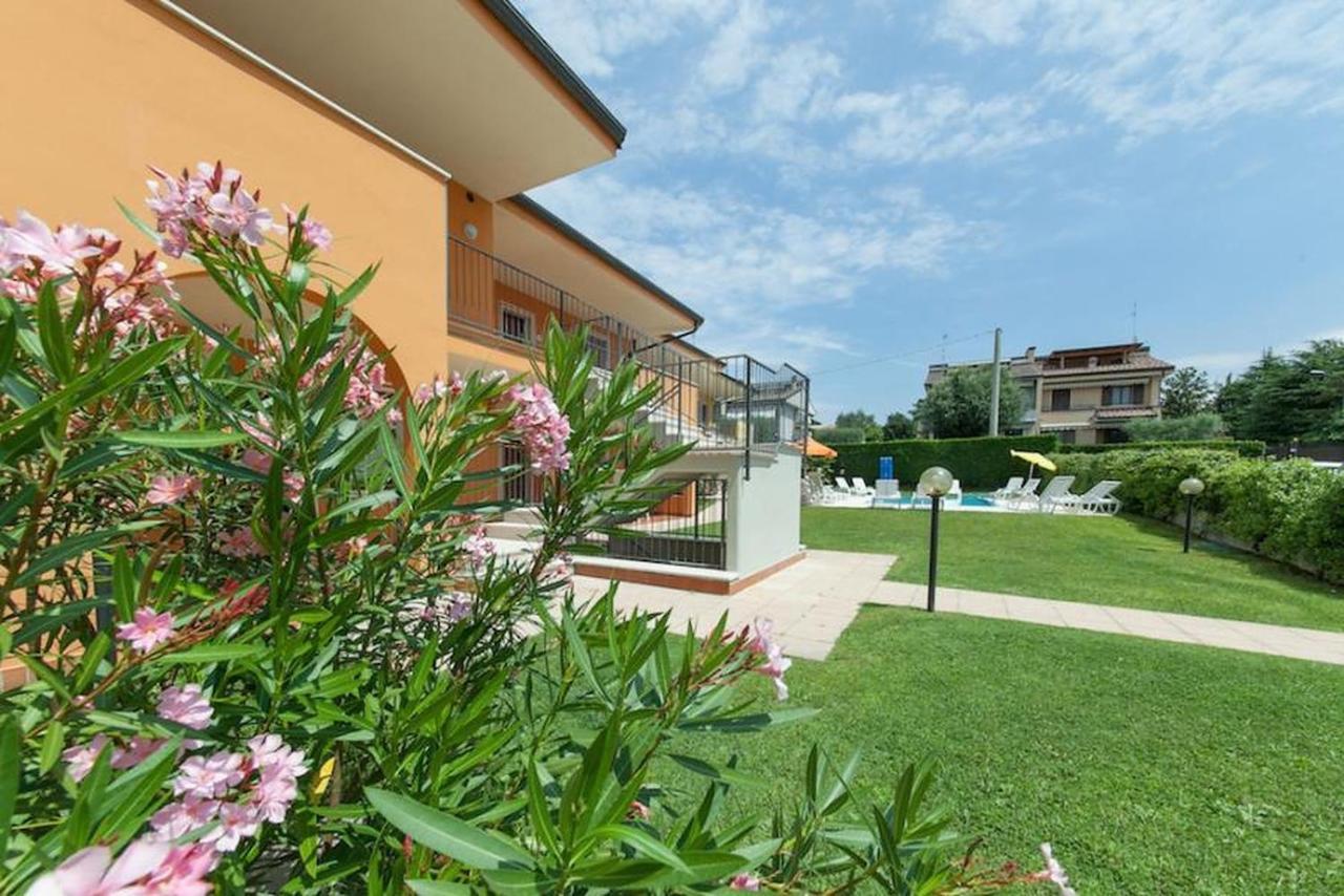 Residence Meridiana Пескьера-дель-Гарда Экстерьер фото