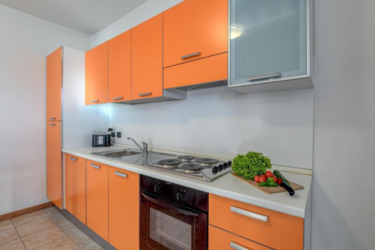 Residence Meridiana Пескьера-дель-Гарда Экстерьер фото